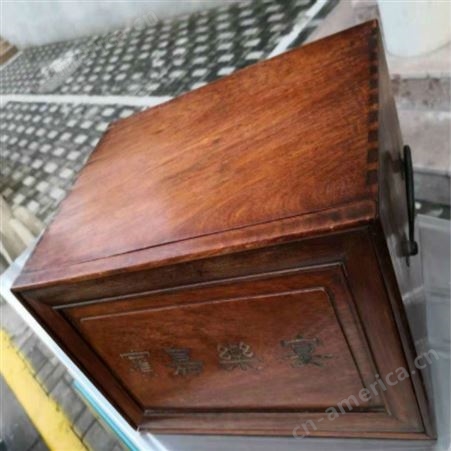 30年代樟木箱回收价格  上海闵行区老箱子收购