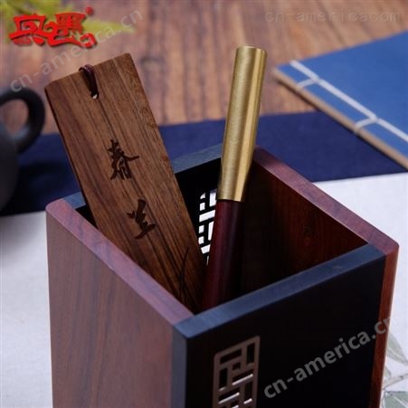 办公礼品风雅红木笔筒创意木制中国风文创办公桌面摆件檀木质笔筒